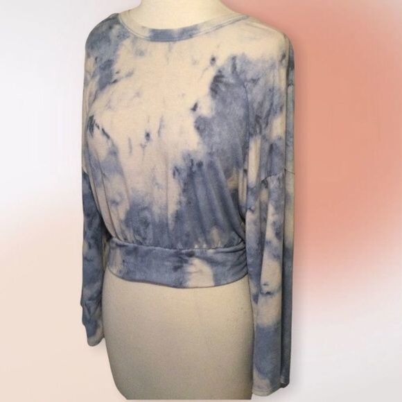 Lulu’s Blue And Ivory Tie Dye Open Back Reversible Long Sleeve Crop Top… - Picture 4 of 14